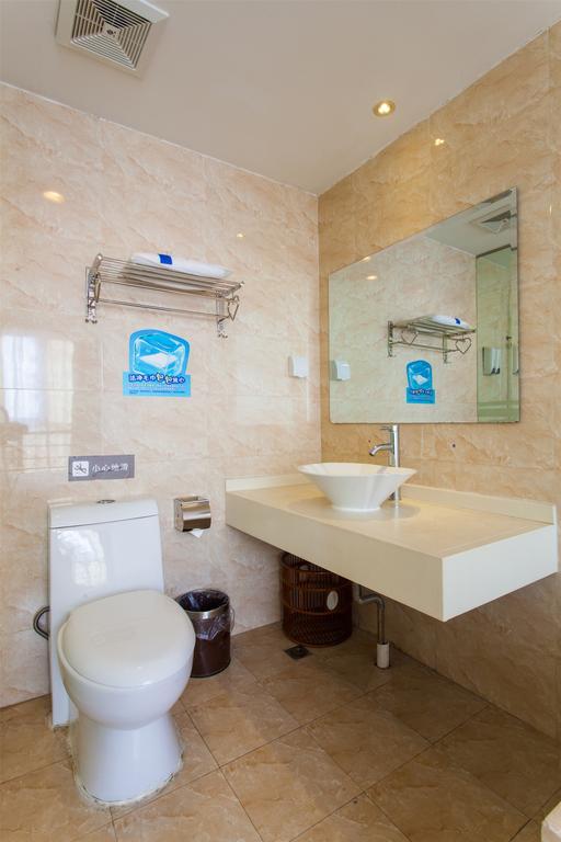 7Days Inn Shanghai Caobao Road Metro Station Номер фото