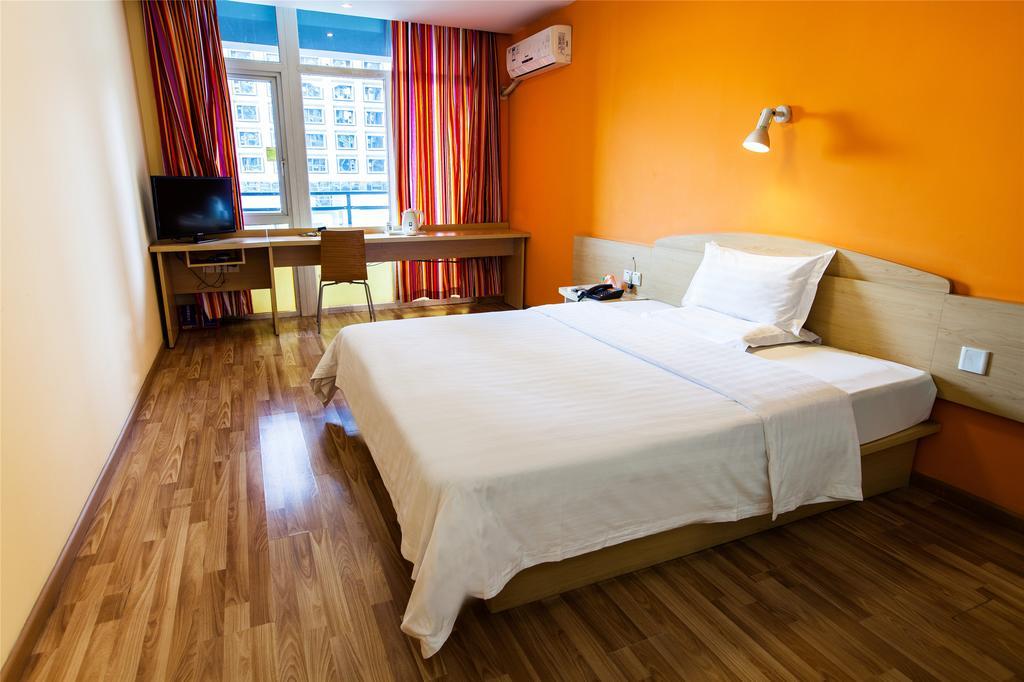 7Days Inn Shanghai Caobao Road Metro Station Номер фото