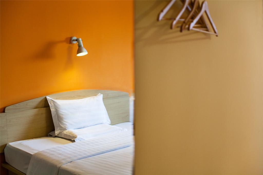 7Days Inn Shanghai Caobao Road Metro Station Экстерьер фото