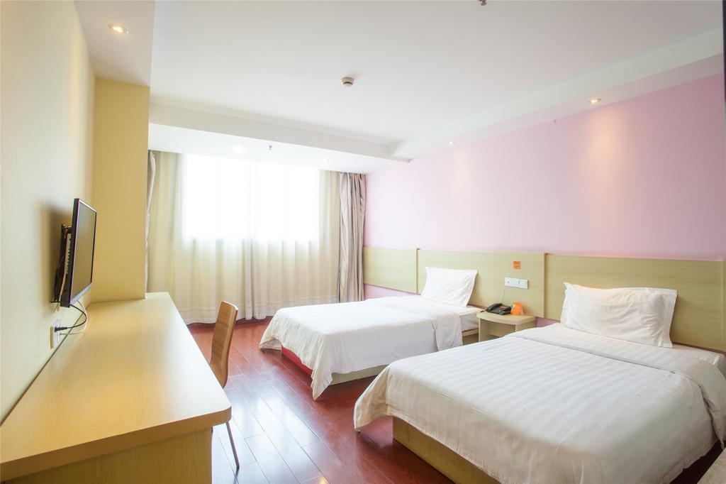 7Days Inn Shanghai Caobao Road Metro Station Номер фото